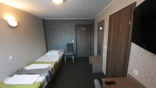 Отели типа «постель и завтрак» Restauracja i hotel Pod Kasztanami Ополе Небольшой двухместный номер с 1 кроватью-3
