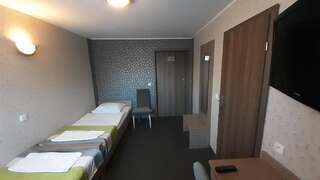Отели типа «постель и завтрак» Restauracja i hotel Pod Kasztanami Ополе Небольшой двухместный номер с 1 кроватью-7